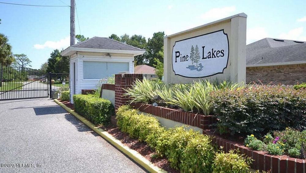 Like new beauty in Pine Lakes property image