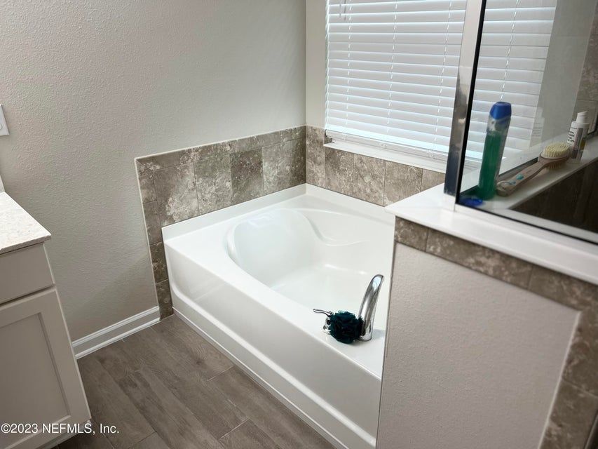 Like new beauty in Pine Lakes property image