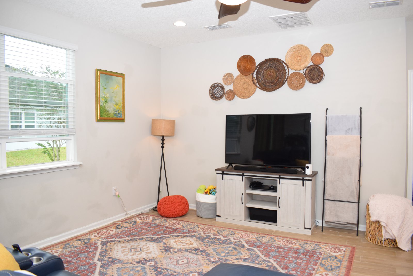 4 bedrooms 2.5 Baths - Alta Lakes - Easy commute Mayport- NAS - Kings Bay property image