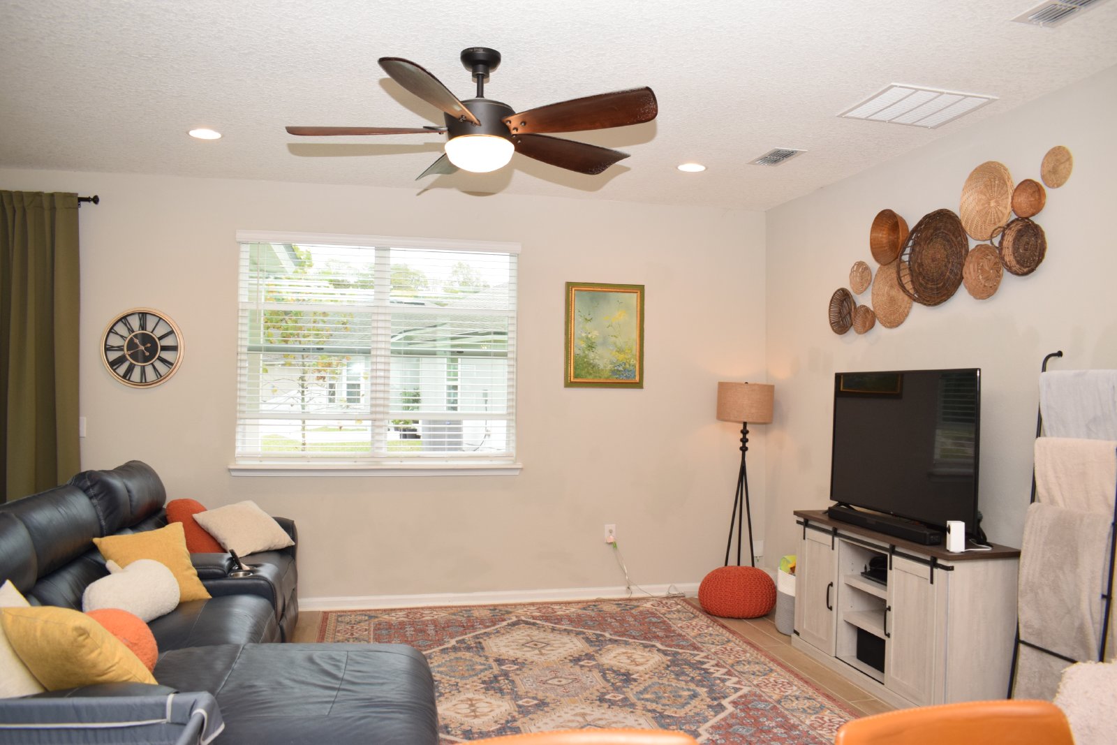 4 bedrooms 2.5 Baths - Alta Lakes - Easy commute Mayport- NAS - Kings Bay property image