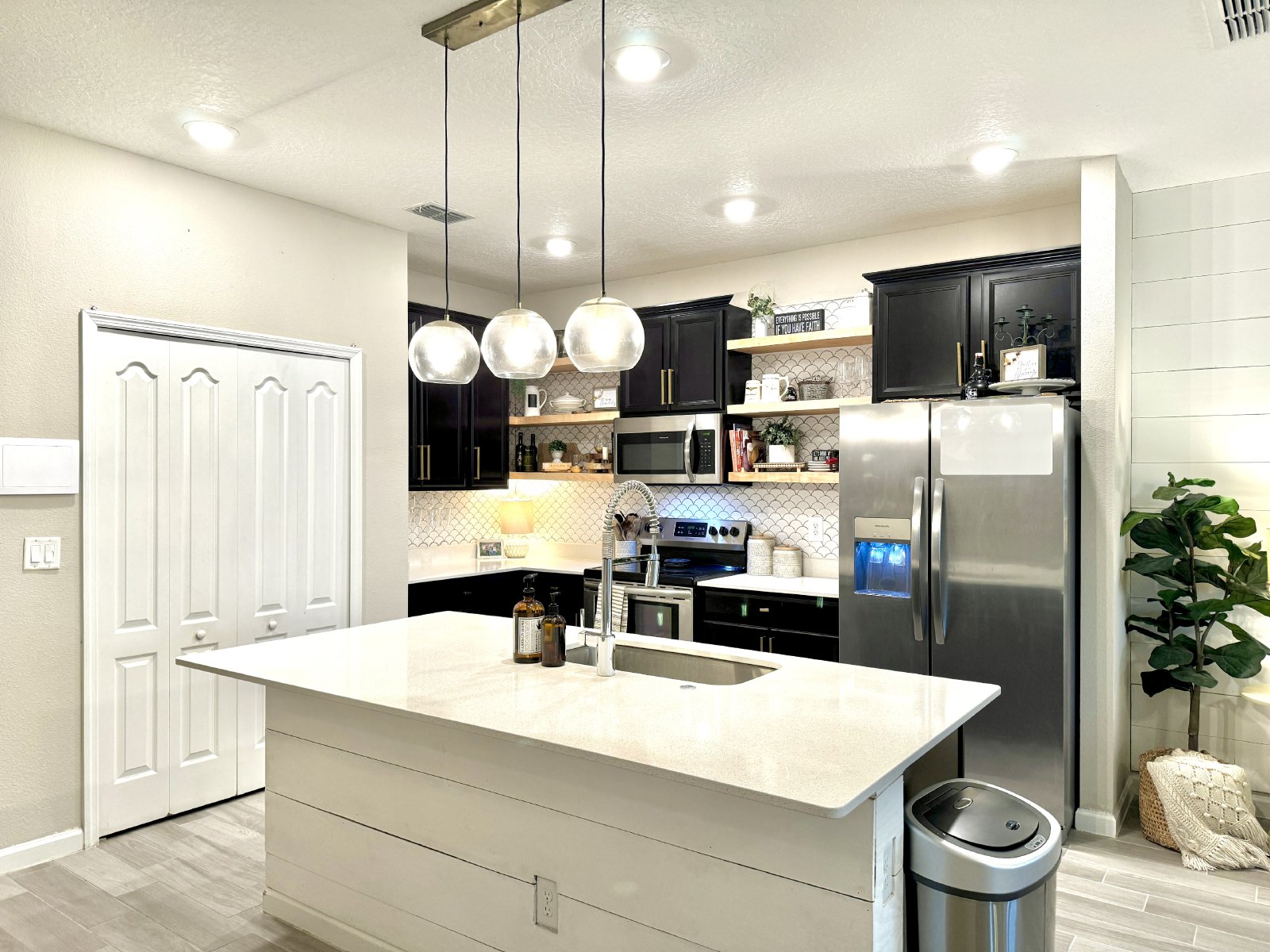 Beautiful Townhome in a perfect location property image