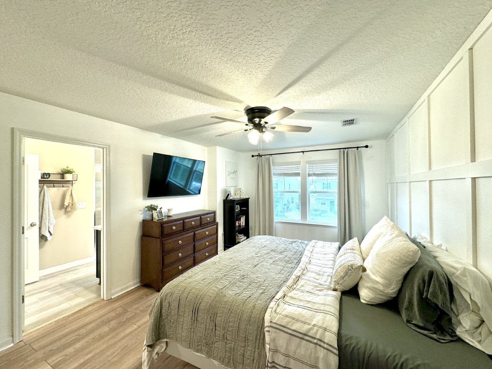 Beautiful Townhome in a perfect location property image