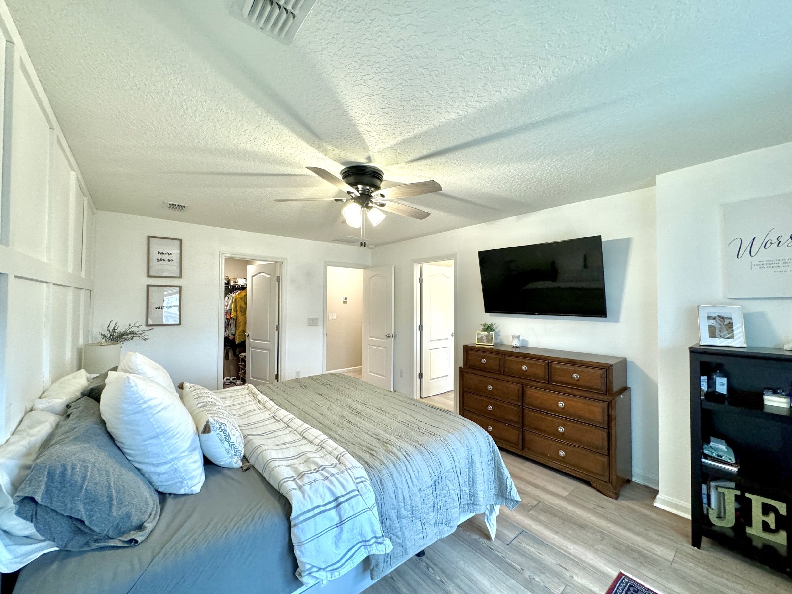 Beautiful Townhome in a perfect location property image