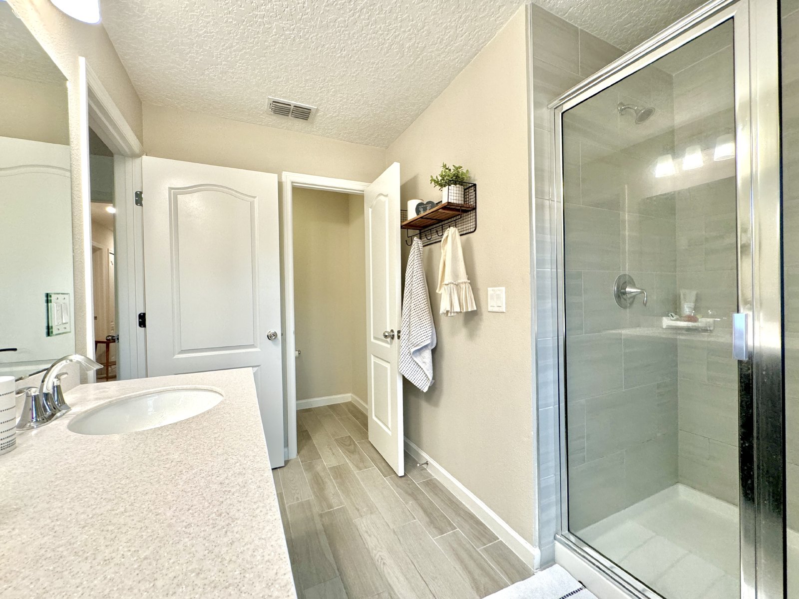 Beautiful Townhome in a perfect location property image
