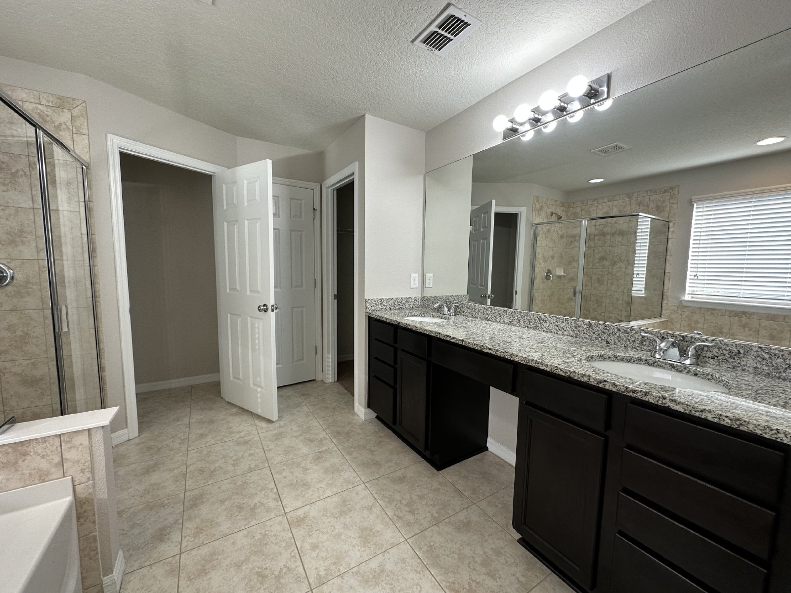 Lovely Bartram Townhome with 2 Car Garage property image