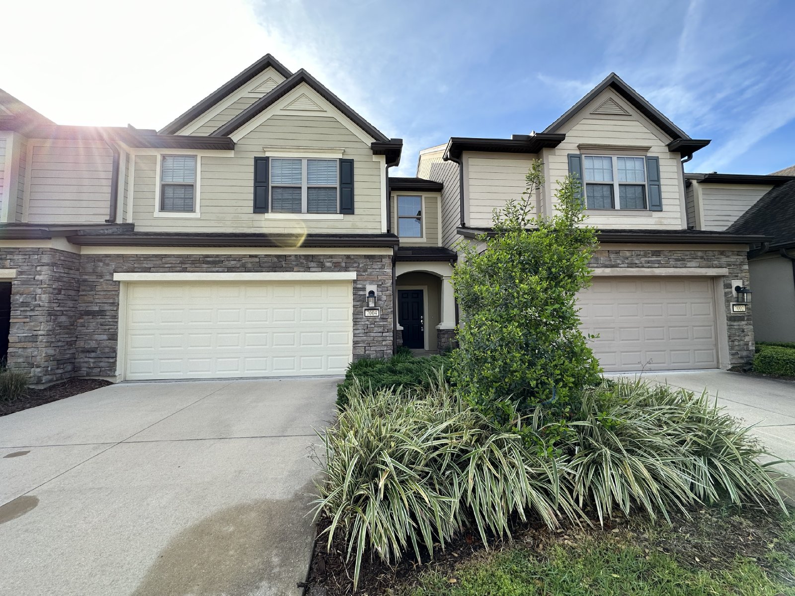 Lovely Bartram Townhome with 2 Car Garage property image