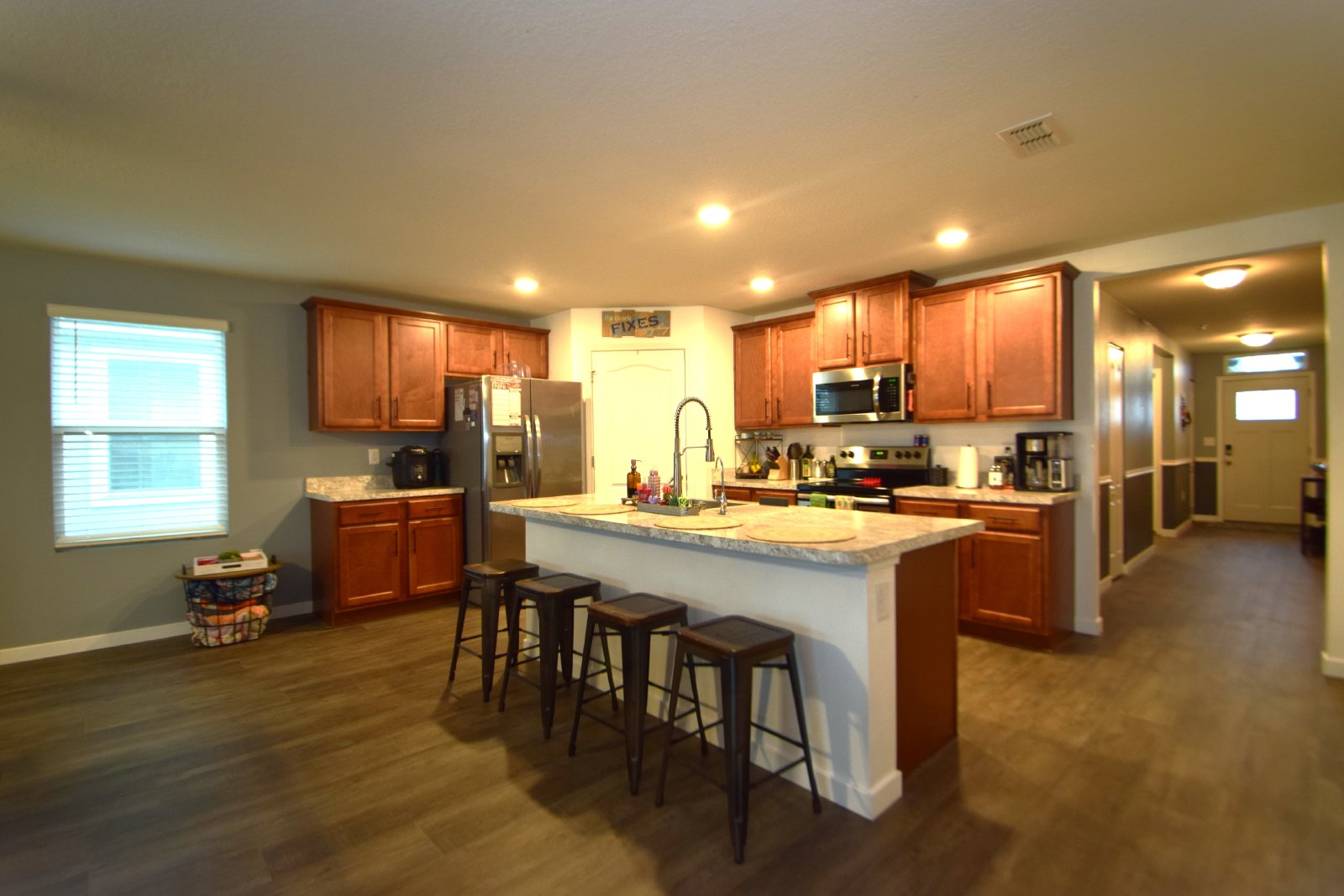 Lake Front 4 beds/2 bath at Alta Lakes- Near Airport- Easy Commute to Mayport- NAS Jax- Kingsbay Naval Station property image