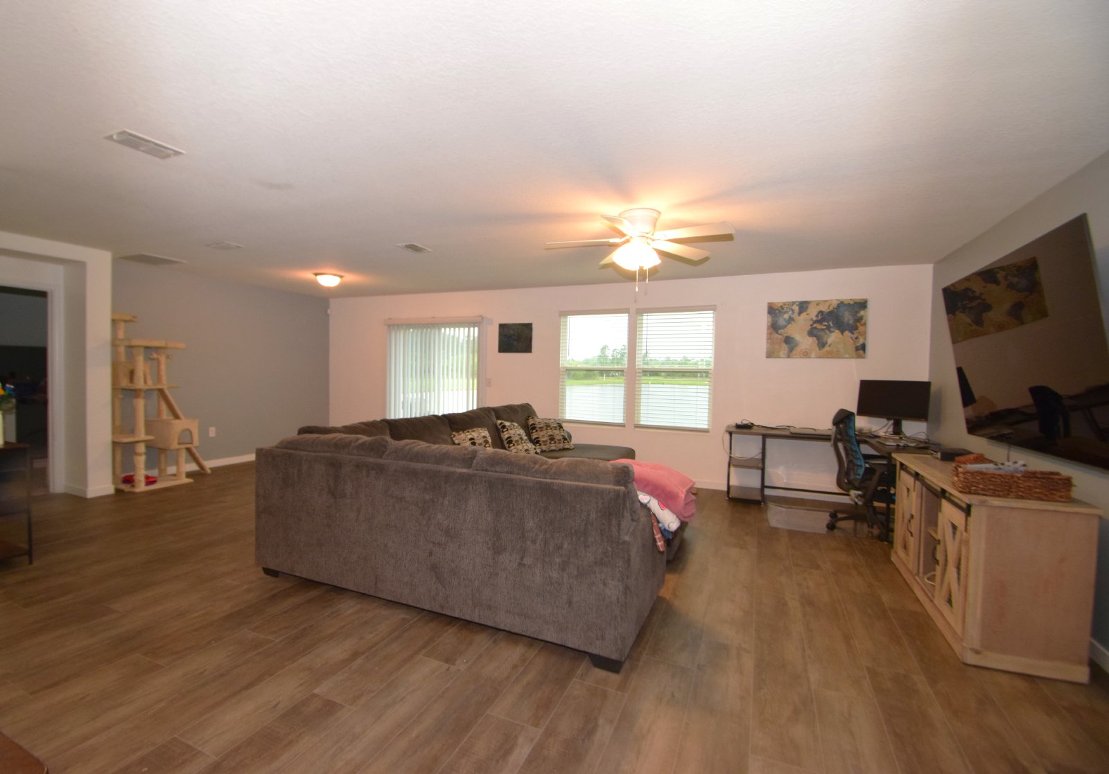 Lake Front 4 beds/2 bath at Alta Lakes- Near Airport- Easy Commute to Mayport- NAS Jax- Kingsbay Naval Station property image