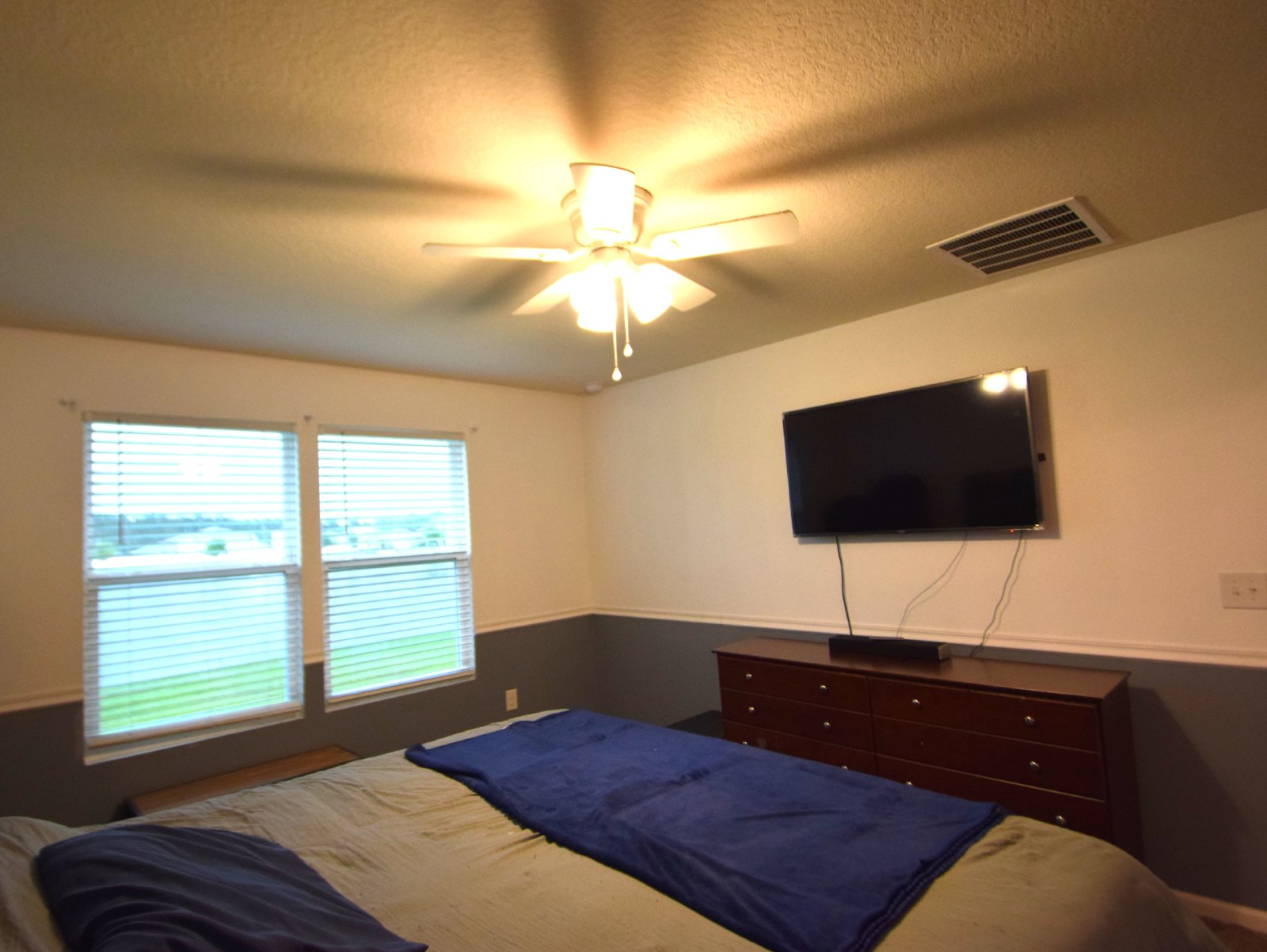 Lake Front 4 beds/2 bath at Alta Lakes- Near Airport- Easy Commute to Mayport- NAS Jax- Kingsbay Naval Station property image