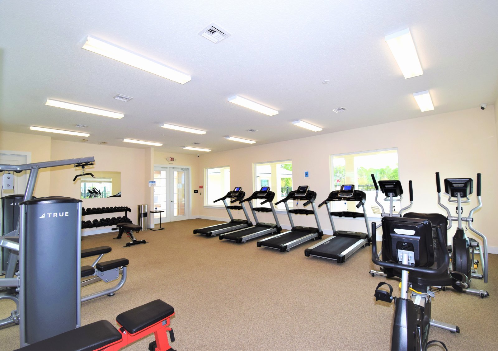 Lake Front 4 beds/2 bath at Alta Lakes- Near Airport- Easy Commute to Mayport- NAS Jax- Kingsbay Naval Station property image