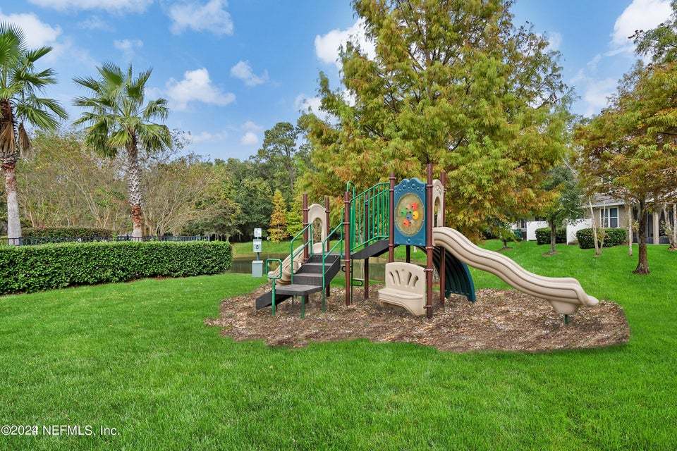 Large townhome in great location property image