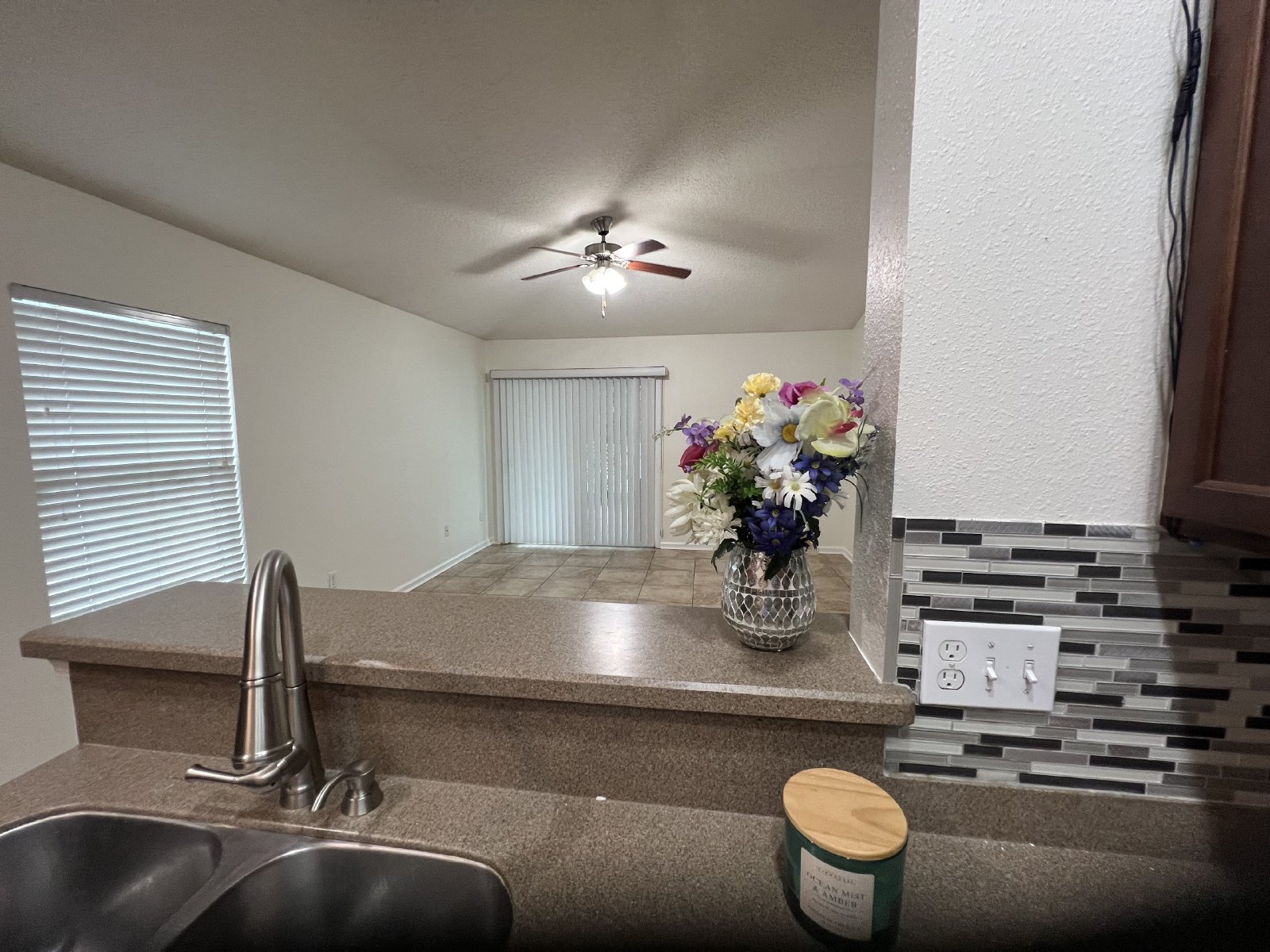 Great 3 bed 2 bath home in family friendly community property image