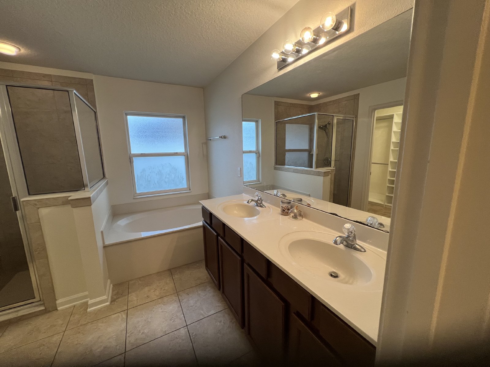 Great 3 bed 2 bath home in family friendly community property image