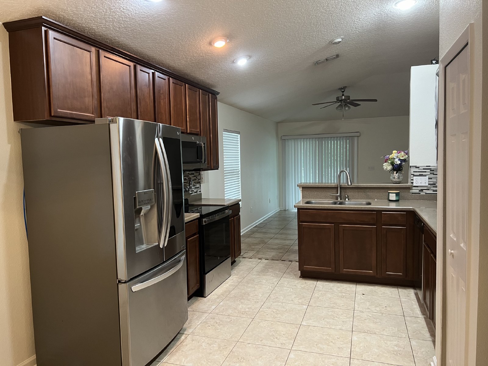 Great 3 bed 2 bath home in family friendly community property image