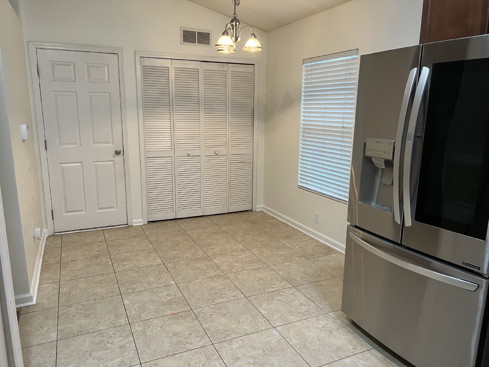 Great 3 bed 2 bath home in family friendly community property image
