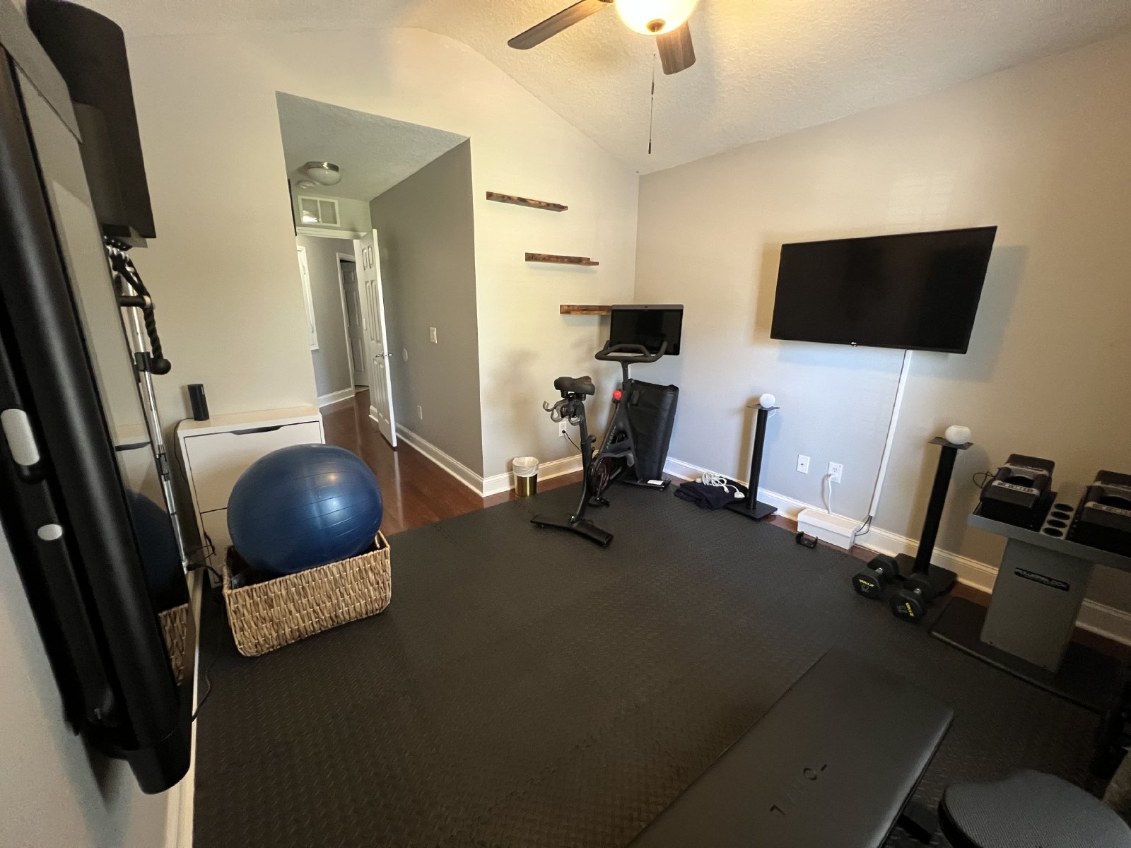 Charming 3-Bedroom Townhome with Hardwood Floors and Community Amenities Near St. Johns Town Center property image