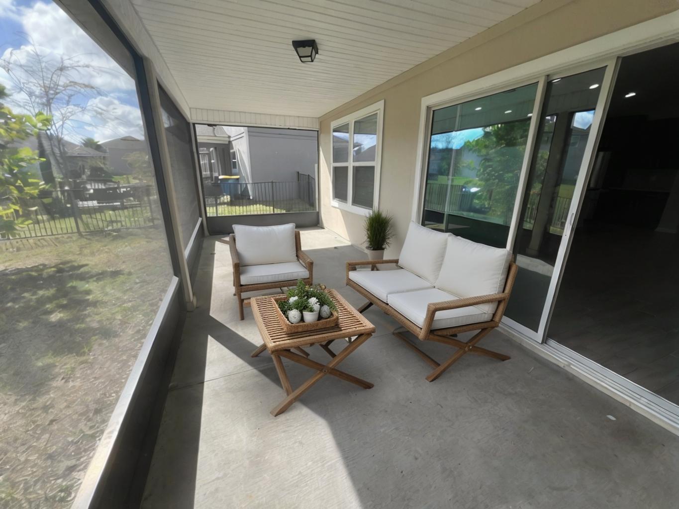 Great newer 3 bed/ 2 bath home in gated community property image