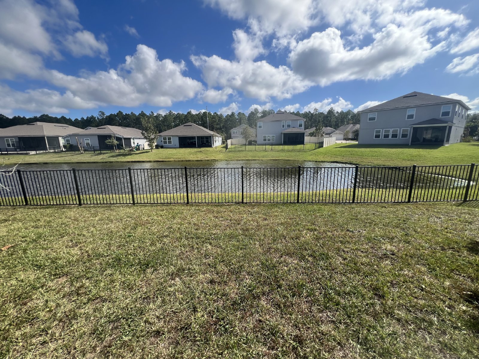 Great newer 3 bed/ 2 bath home in gated community property image