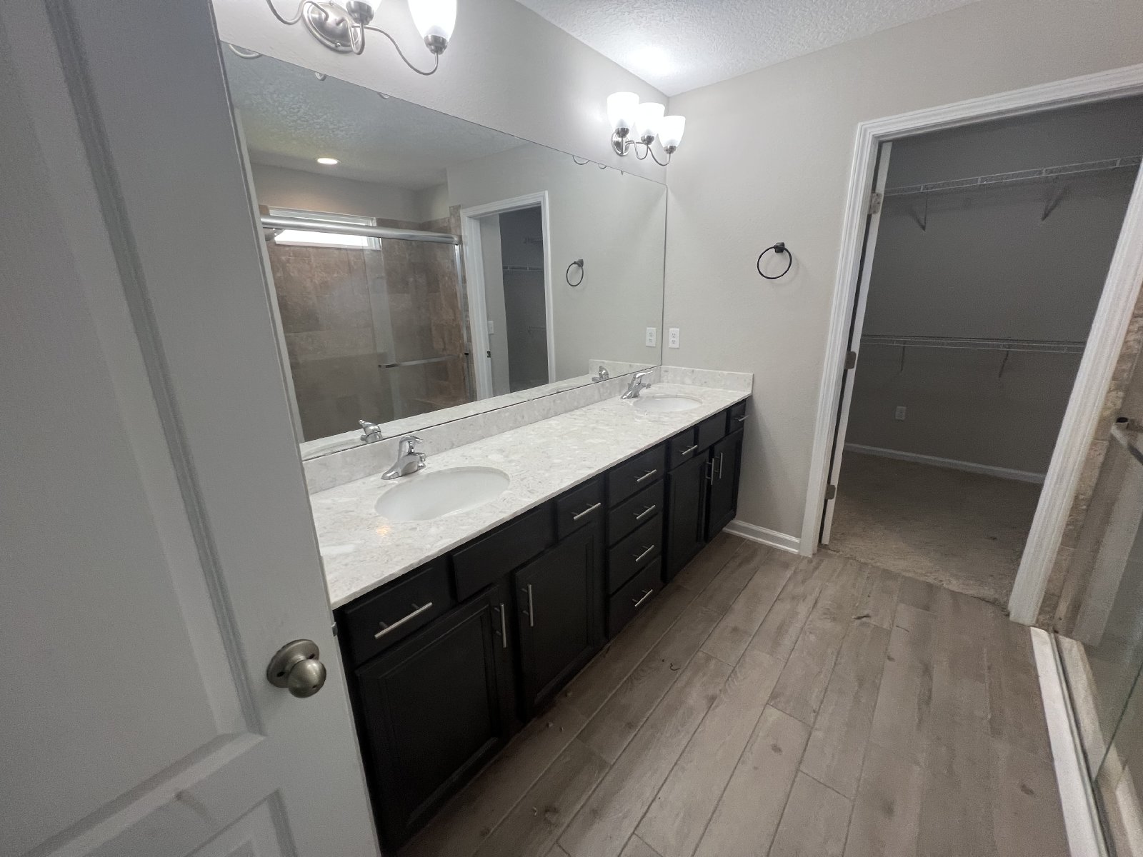 Great newer 3 bed/ 2 bath home in gated community property image