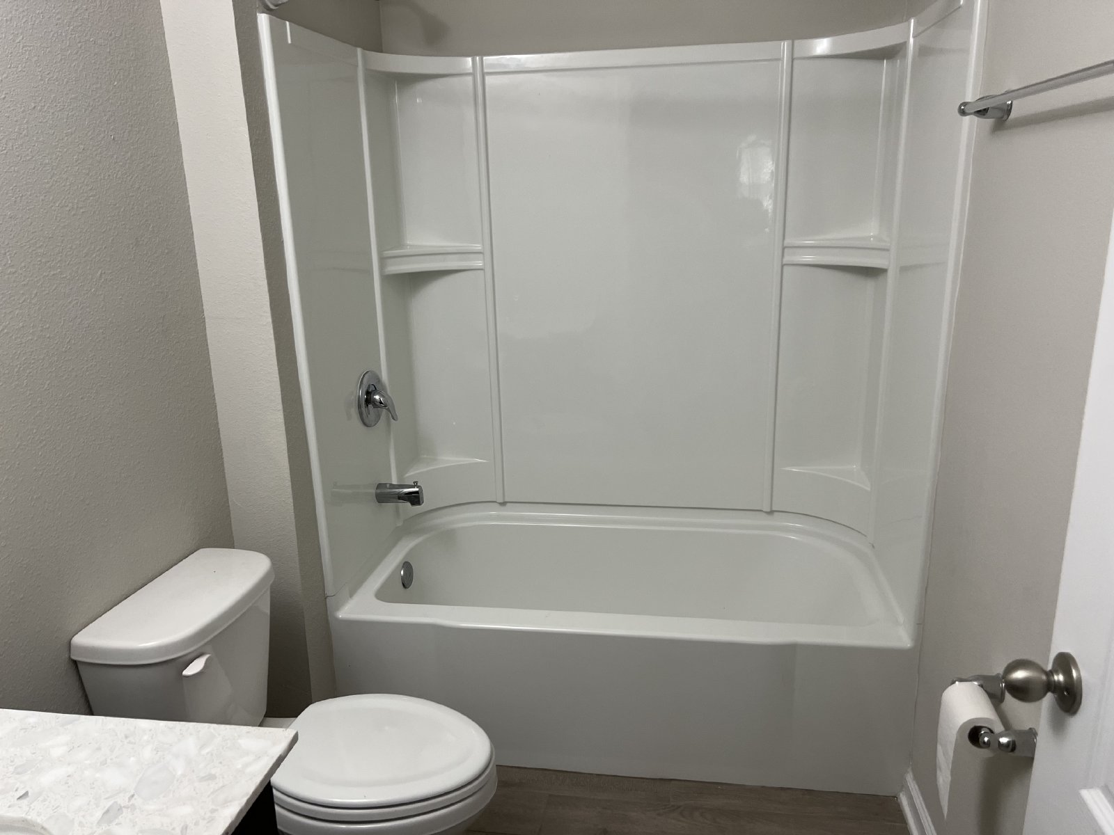 Great newer 3 bed/ 2 bath home in gated community property image