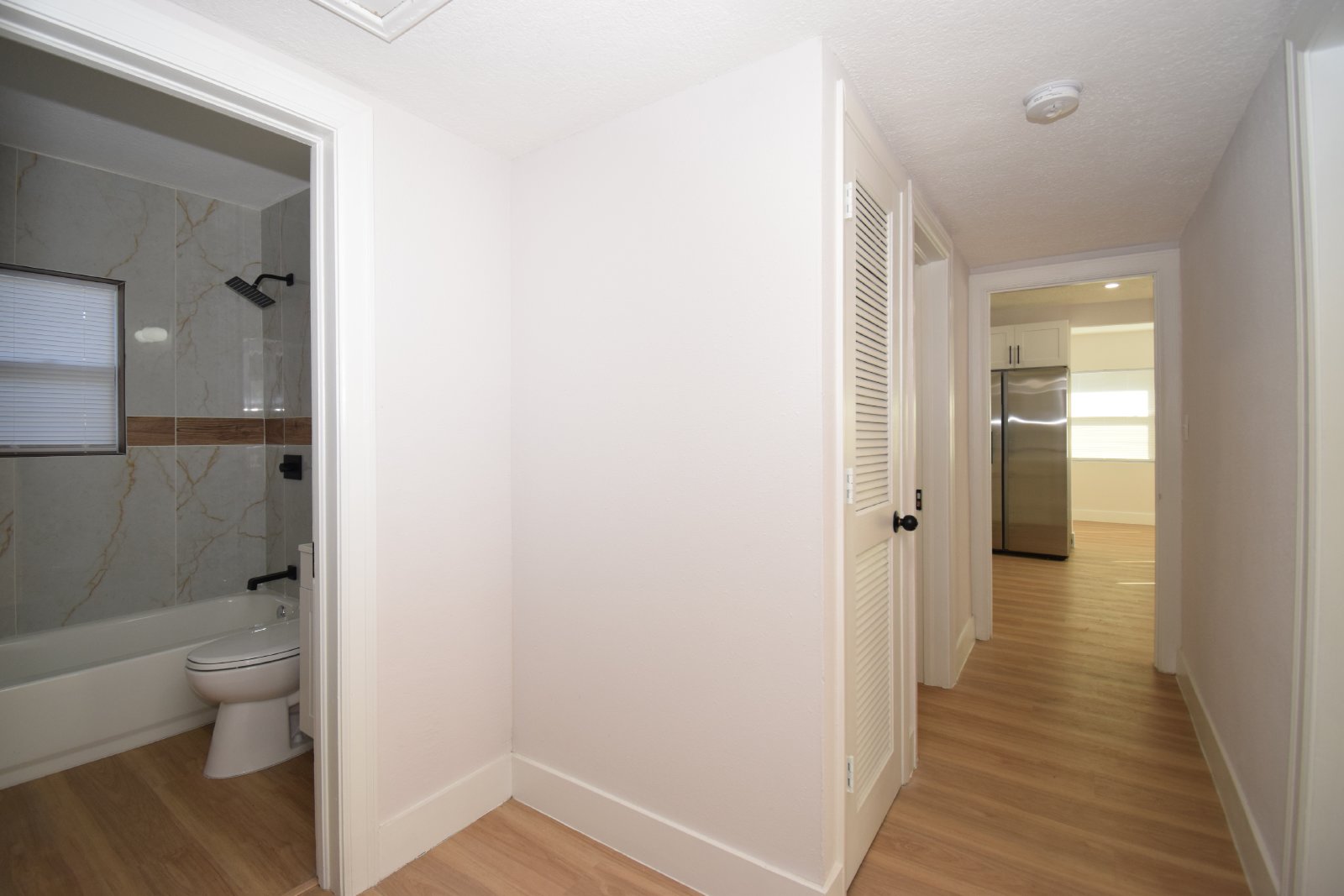 Renovated 3/2 Cozy home with Fenced Yard property image