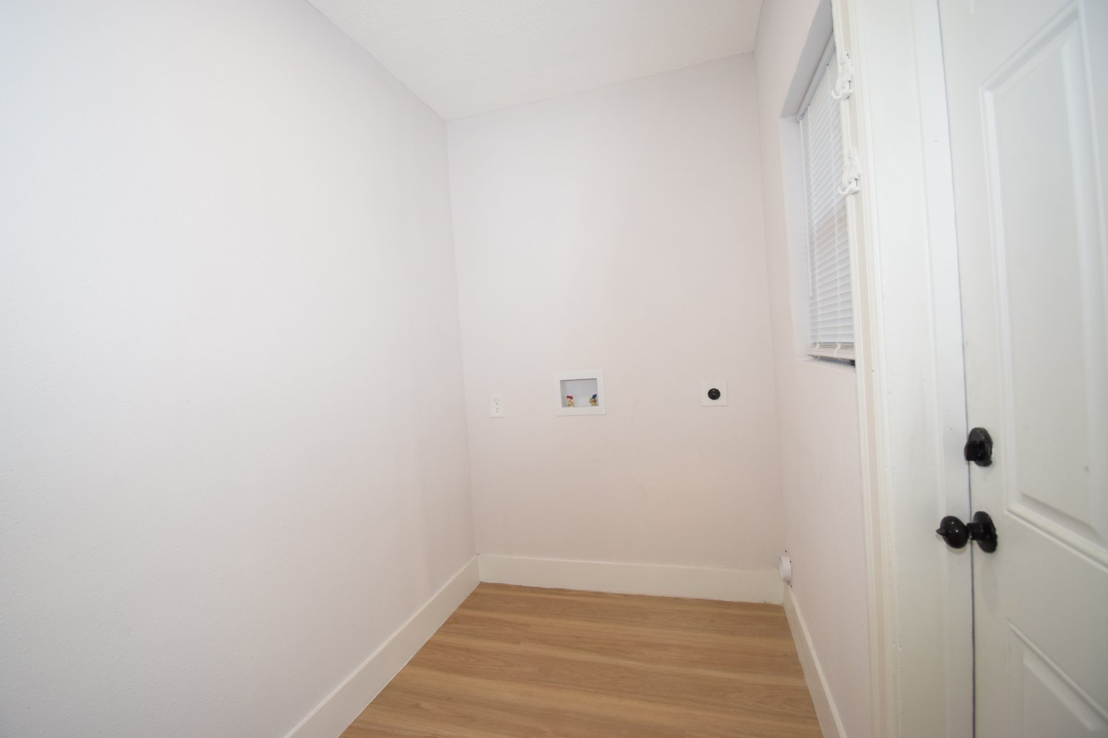 Renovated 3/2 Cozy home with Fenced Yard property image
