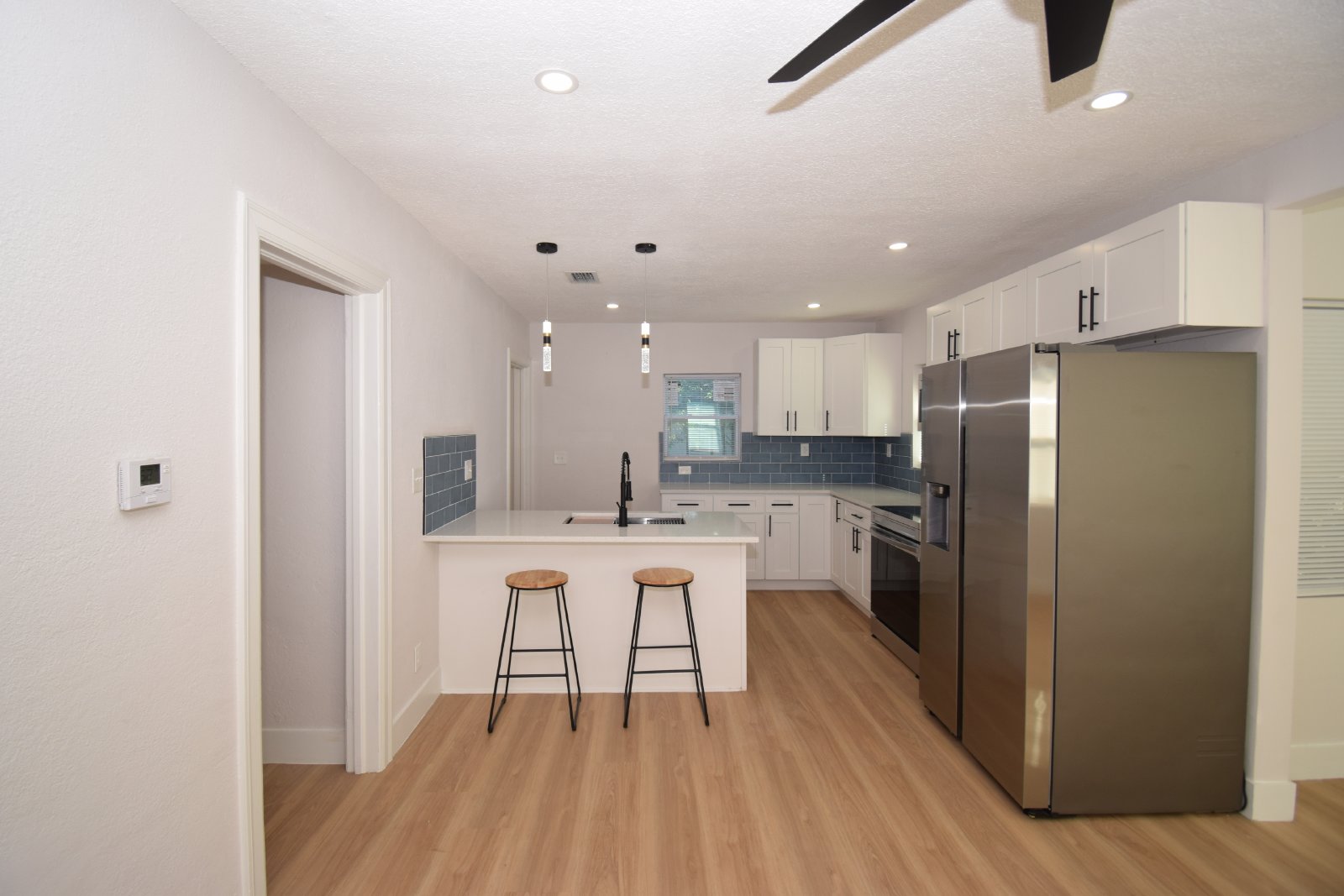 Renovated 3/2 Cozy home with Fenced Yard property image