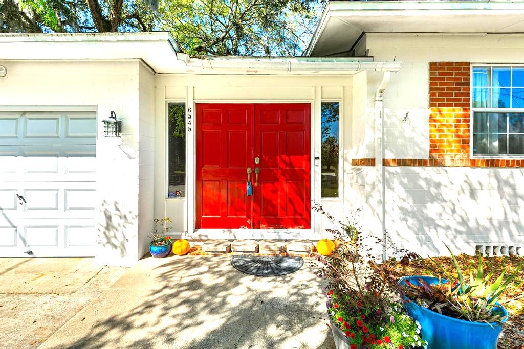 Spacious 3-Bedroom Home in a Prime Near Downtown Jacksonville Location! property image