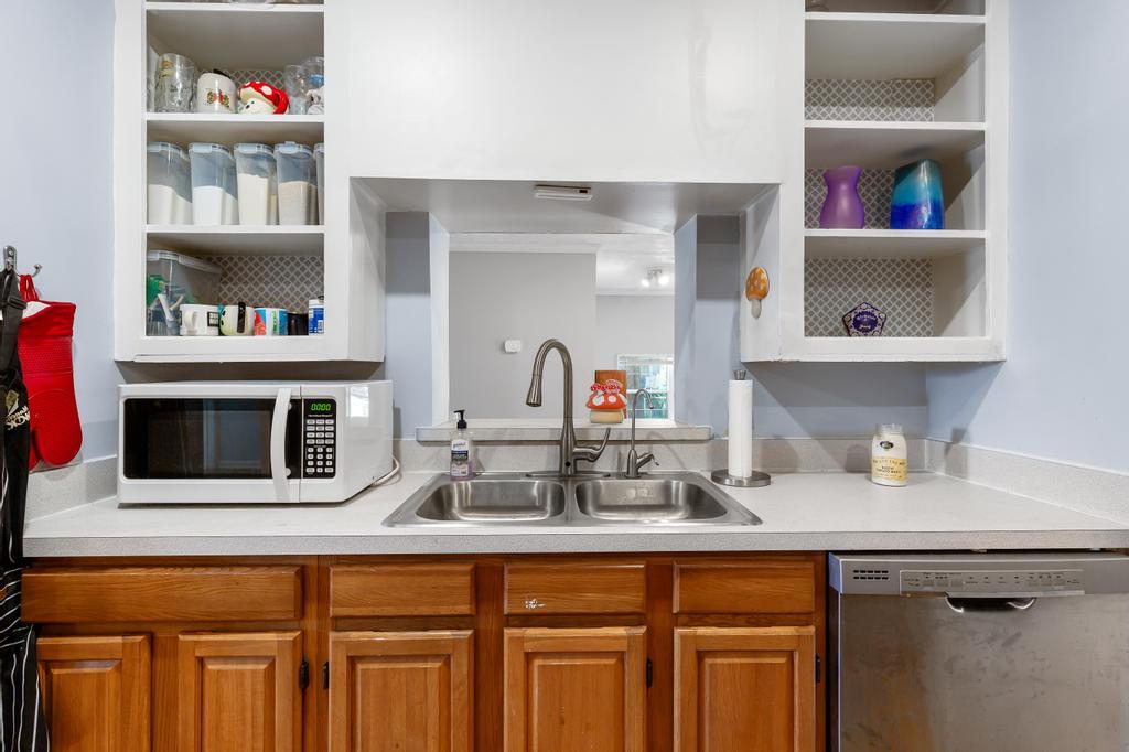 Spacious 3-Bedroom Home in a Prime Near Downtown Jacksonville Location! property image