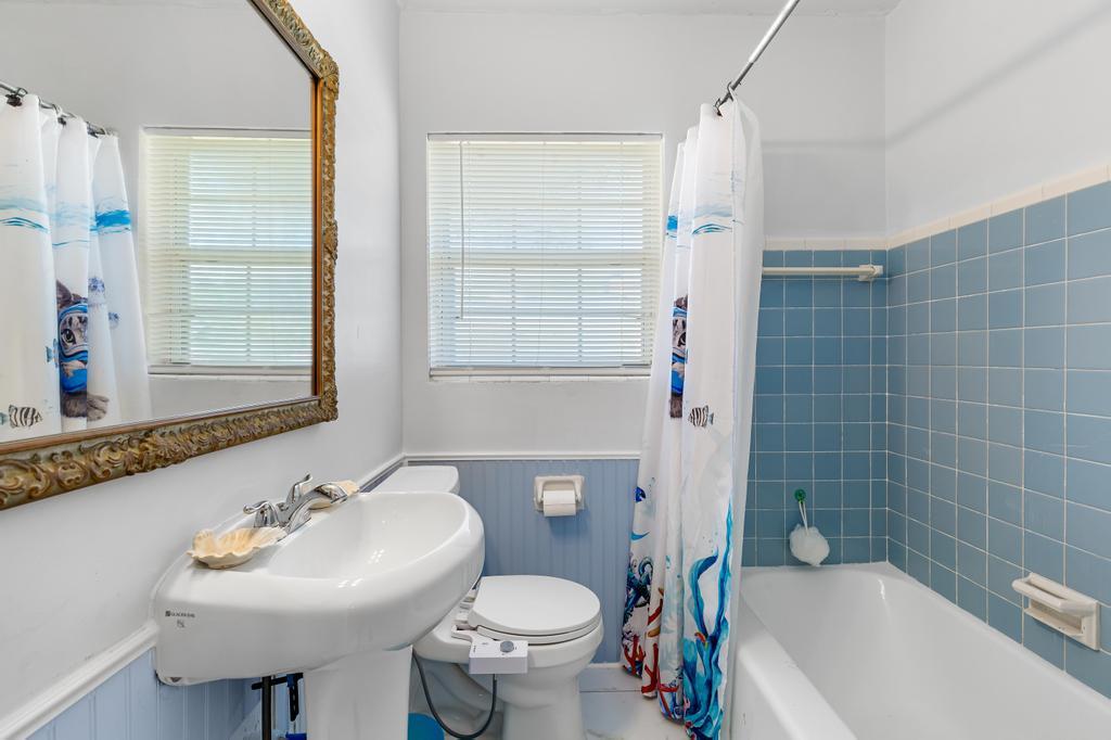 Spacious 3-Bedroom Home in a Prime Near Downtown Jacksonville Location! property image