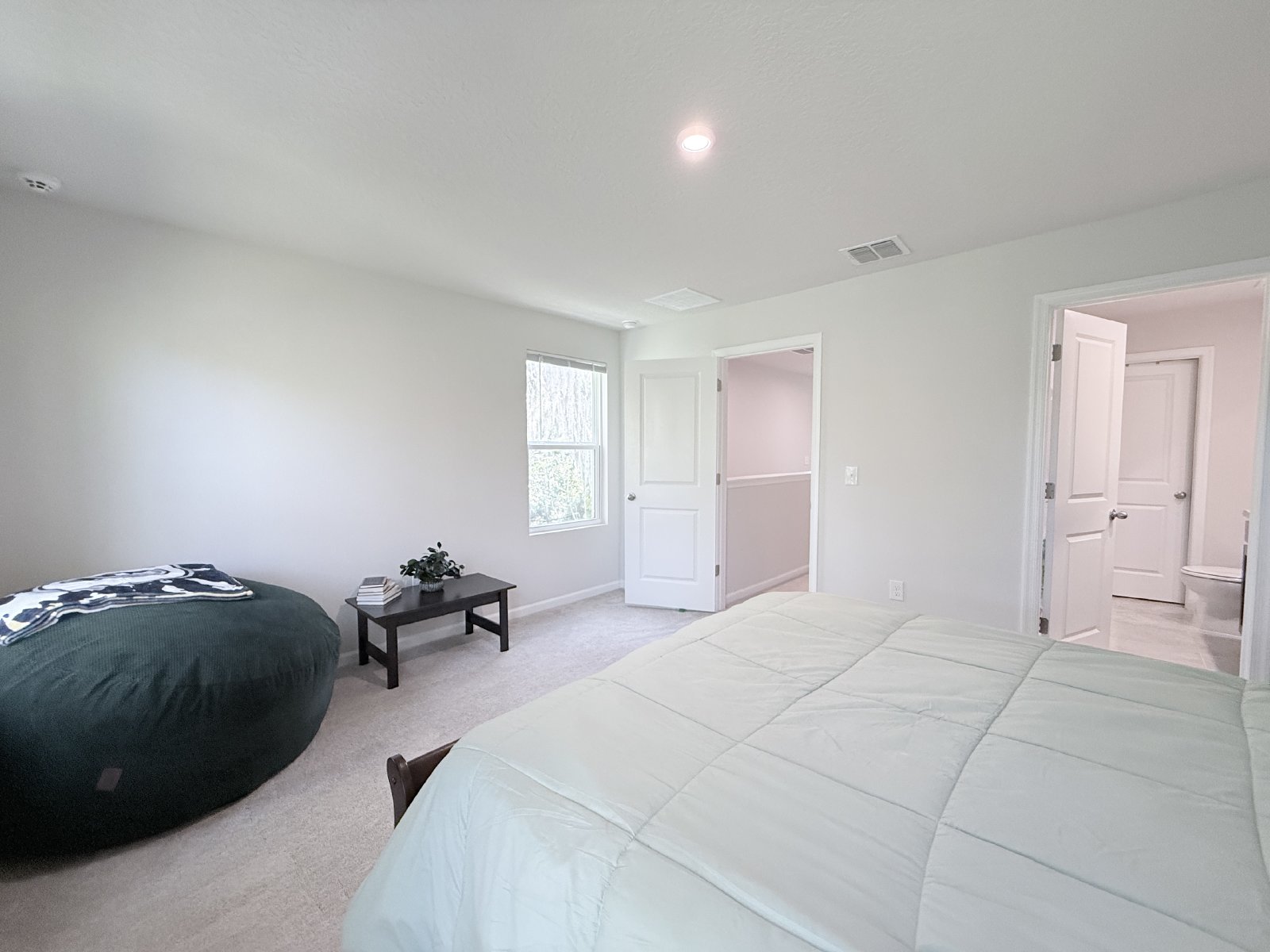 Nearly Brand New Townhome property image