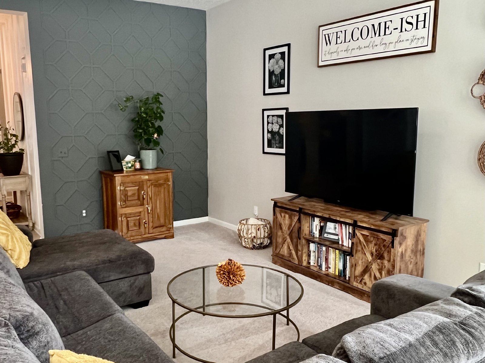 Spacious 3 Bedroom, 2 Bath Home on Corner Lot! property image