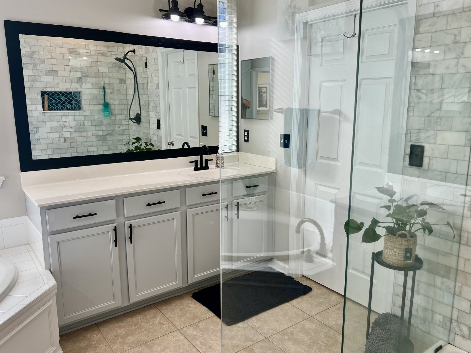 Spacious 3 Bedroom, 2 Bath Home on Corner Lot! property image