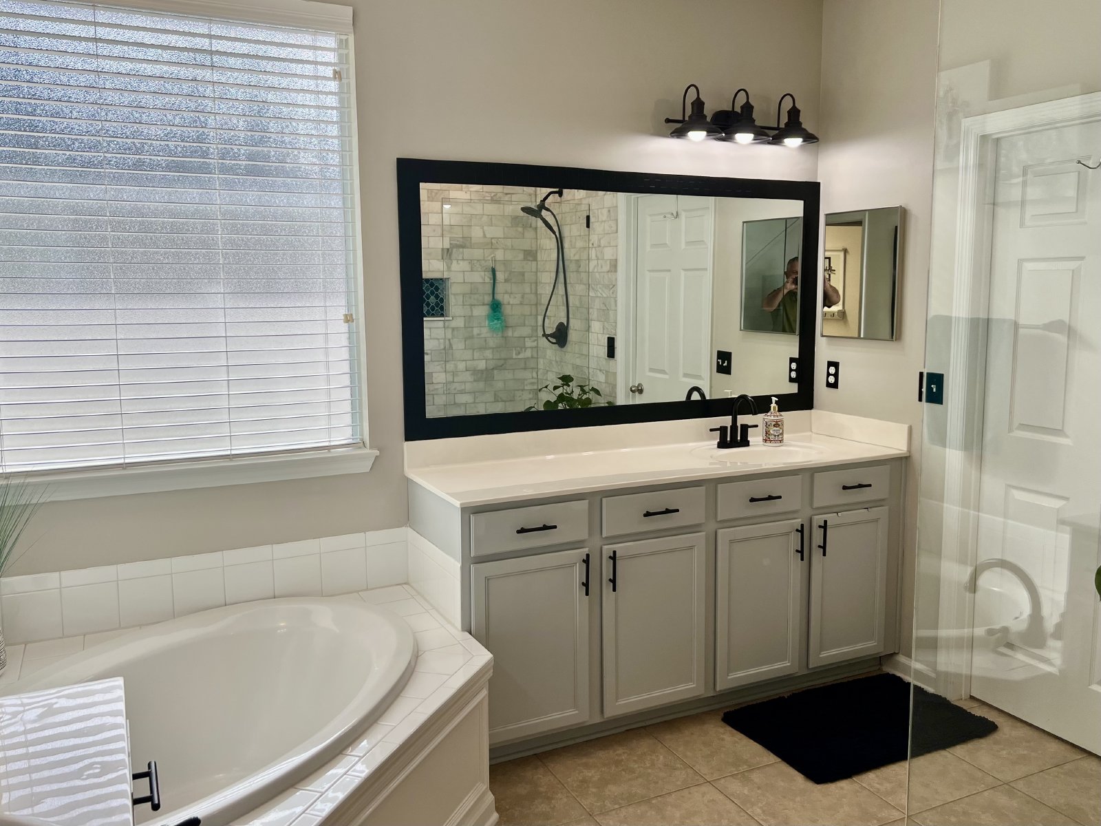 Spacious 3 Bedroom, 2 Bath Home on Corner Lot! property image