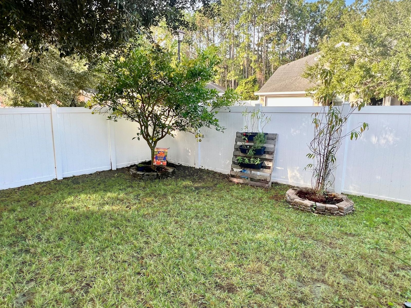 Spacious 3 Bedroom, 2 Bath Home on Corner Lot! property image