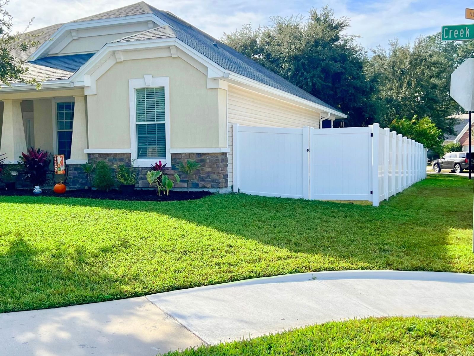 Spacious 3 Bedroom, 2 Bath Home on Corner Lot! property image