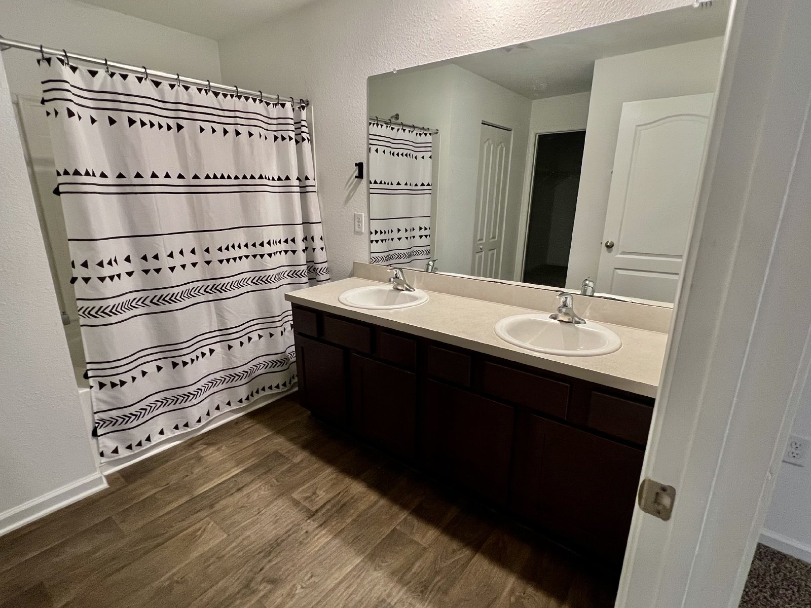 Modern 4 Bedroom Home with Exceptional Amenities! property image