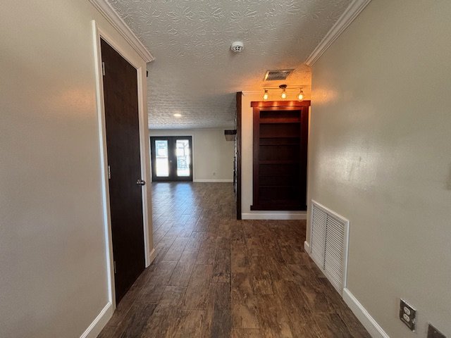 Unique 3-Bedroom Pool Home for Rent in Orange Park – RV Hookup & Exceptional Outdoor Living property image