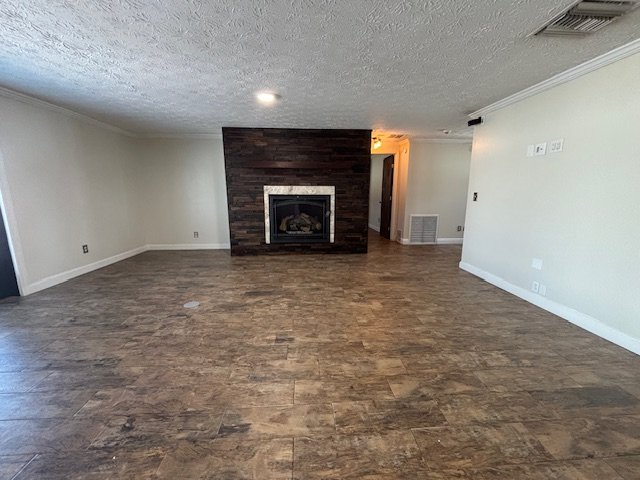 Unique 3-Bedroom Pool Home for Rent in Orange Park – RV Hookup & Exceptional Outdoor Living property image