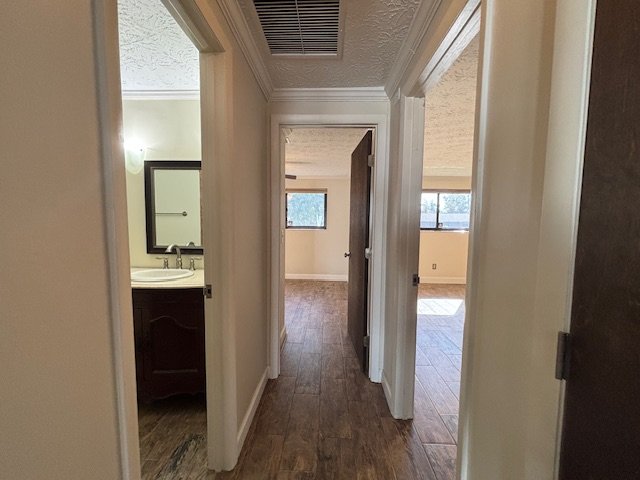 Unique 3-Bedroom Pool Home for Rent in Orange Park – RV Hookup & Exceptional Outdoor Living property image