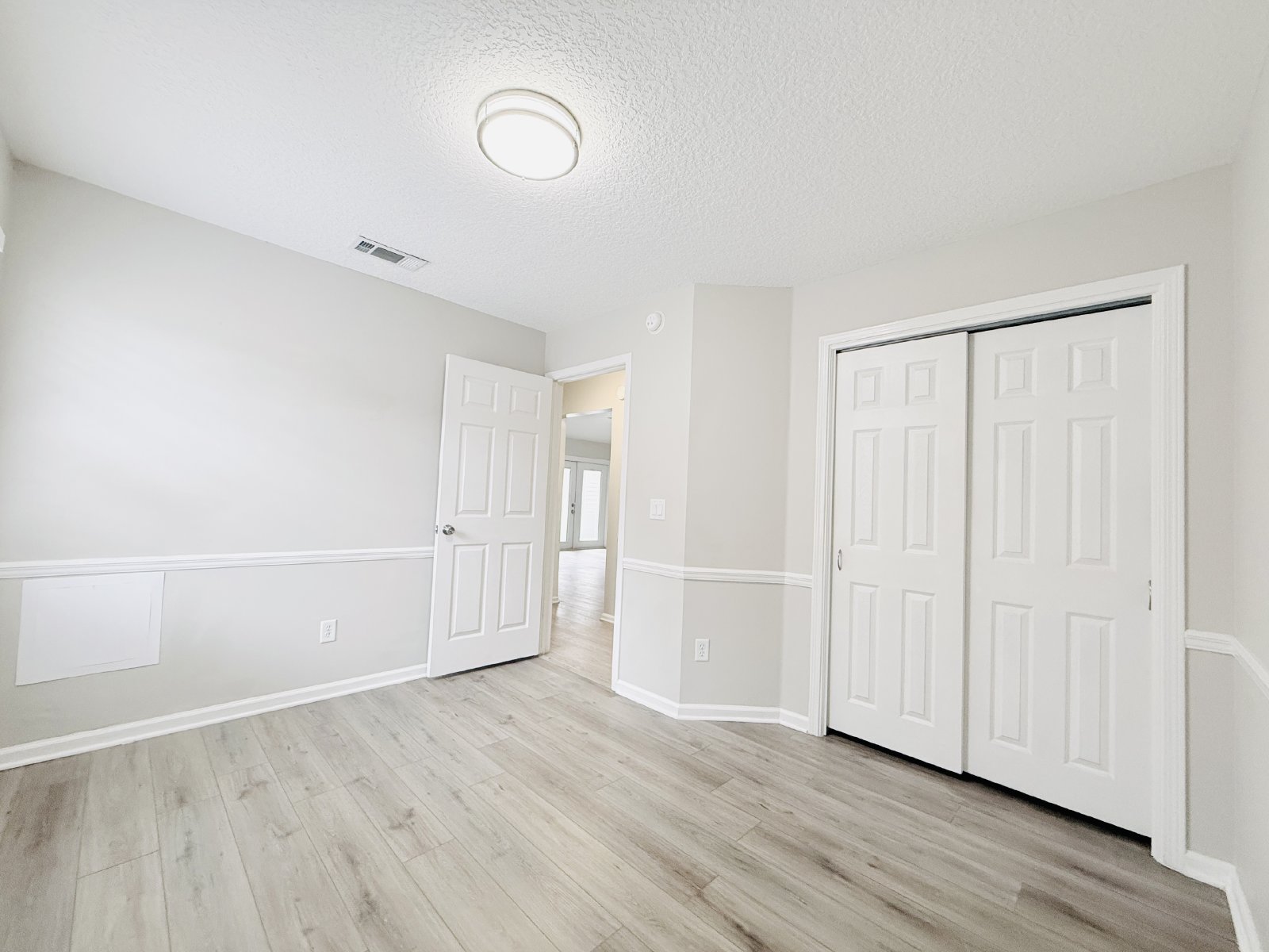 Single Family Home in the Heart of Mandarin! property image