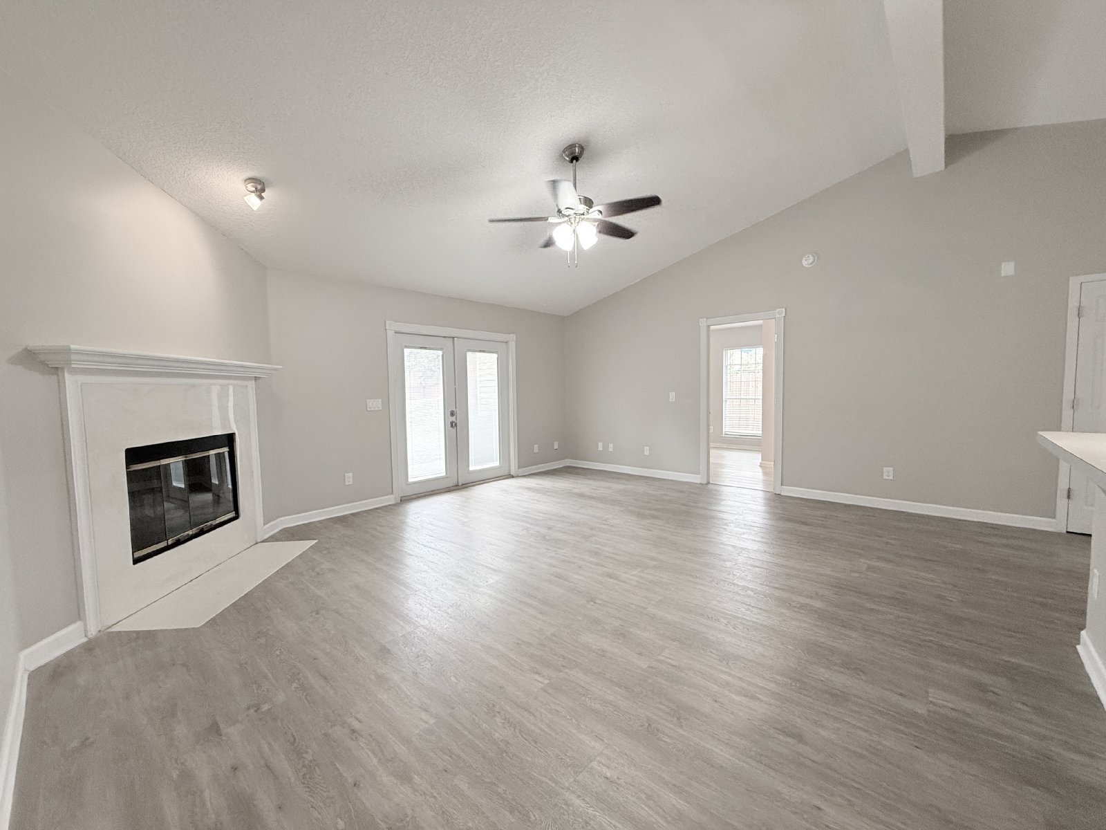 Single Family Home in the Heart of Mandarin! property image