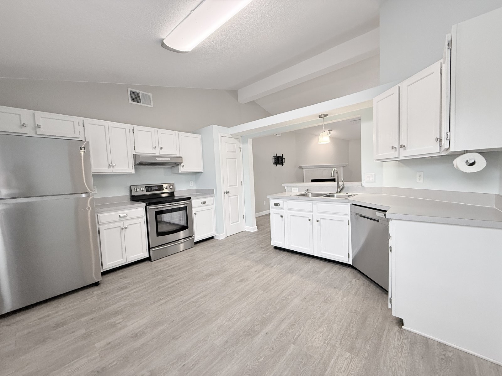 Single Family Home in the Heart of Mandarin! property image