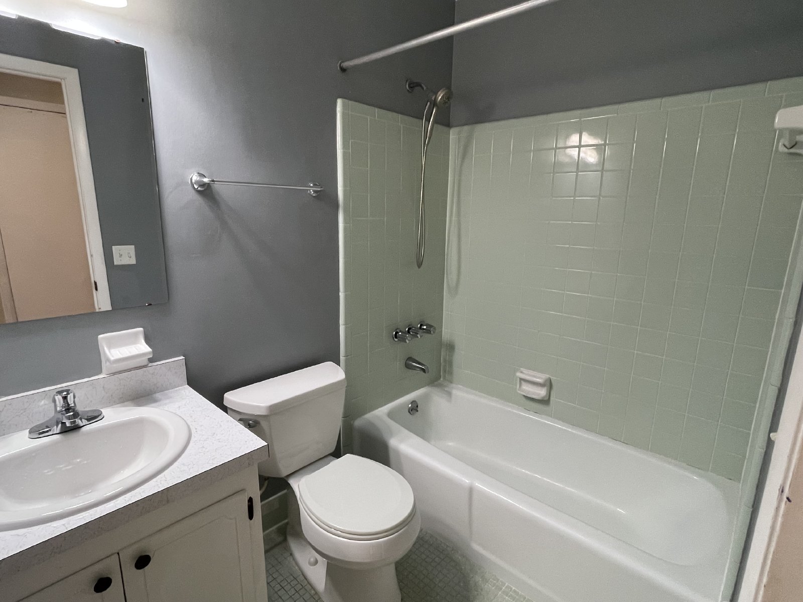 Charming 3-Bedroom Home for Rent in Orange Park with Fireplace & Solar Panels property image