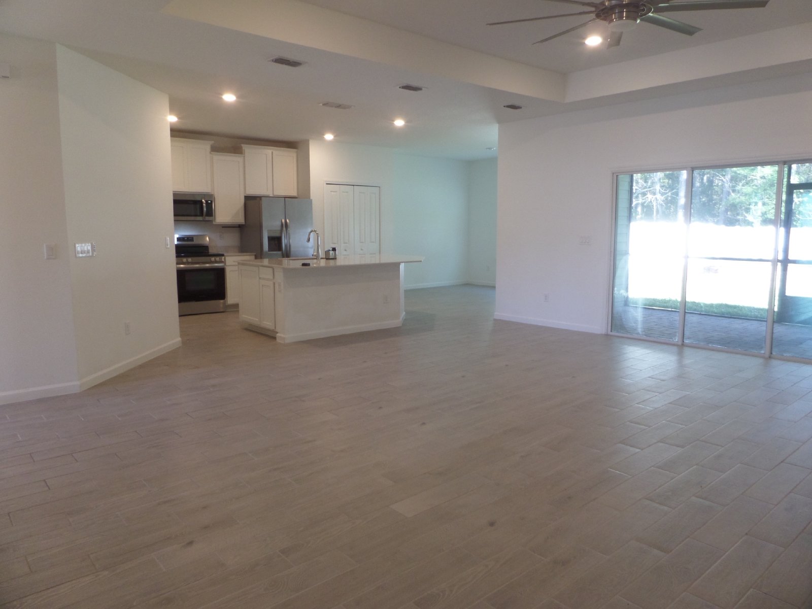 Beautiful 4 Bedroom 2 bath 3 Car garage Home property image