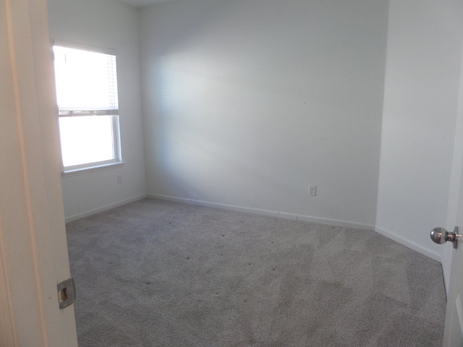 Beautiful 4 Bedroom 2 bath 3 Car garage Home property image