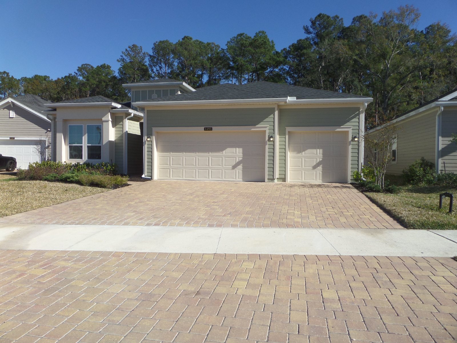Beautiful 4 Bedroom 2 bath 3 Car garage Home property image