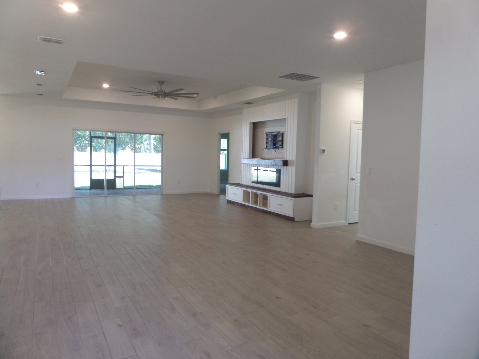 Beautiful 4 Bedroom 2 bath 3 Car garage Home property image