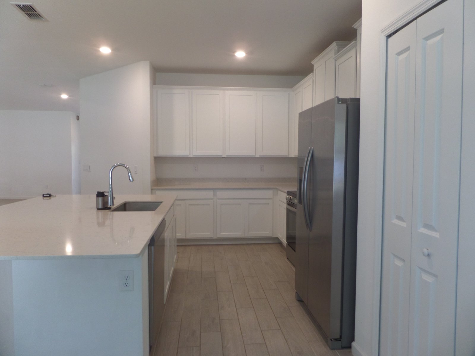 Beautiful 4 Bedroom 2 bath 3 Car garage Home property image