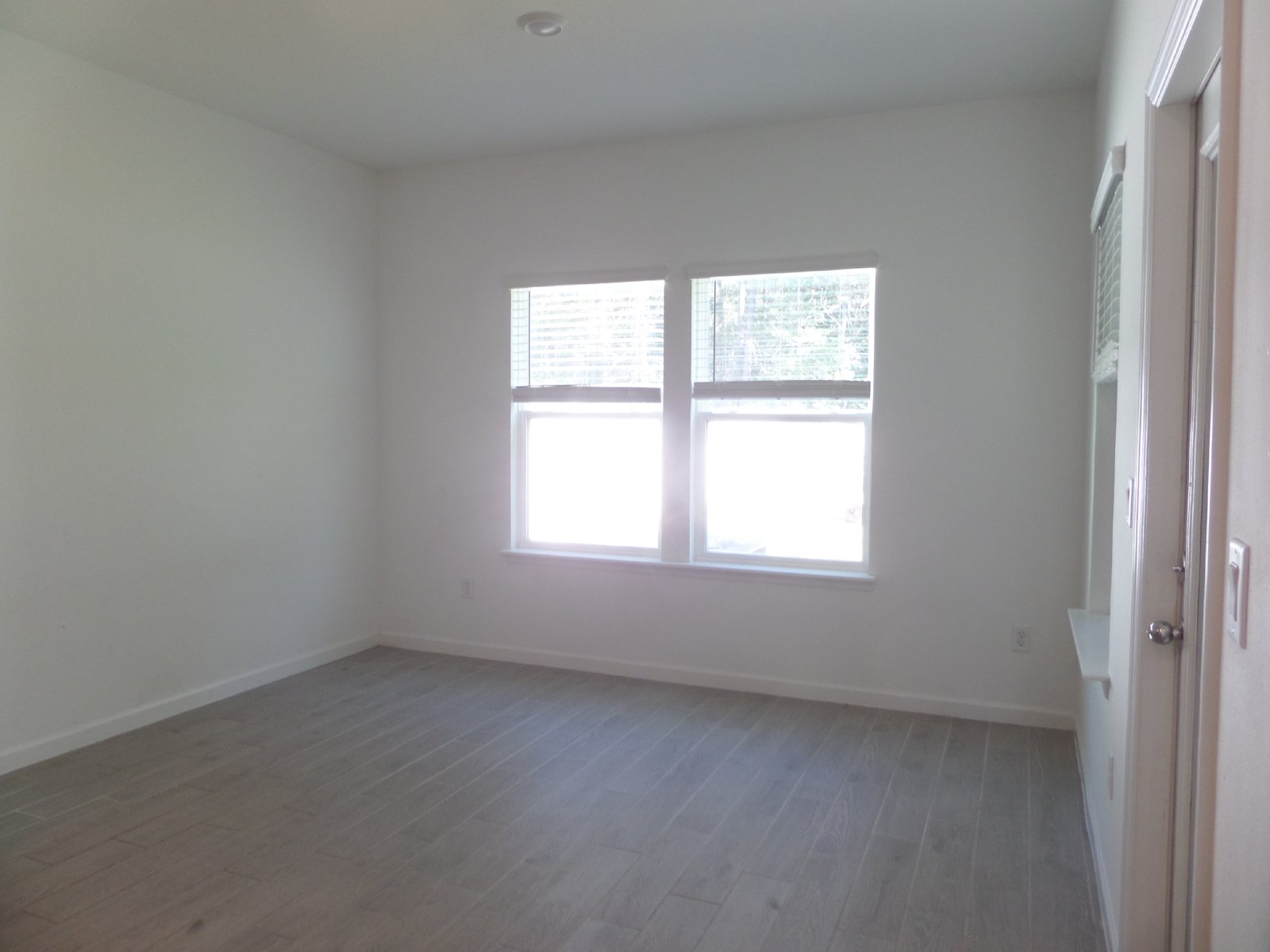 Beautiful 4 Bedroom 2 bath 3 Car garage Home property image